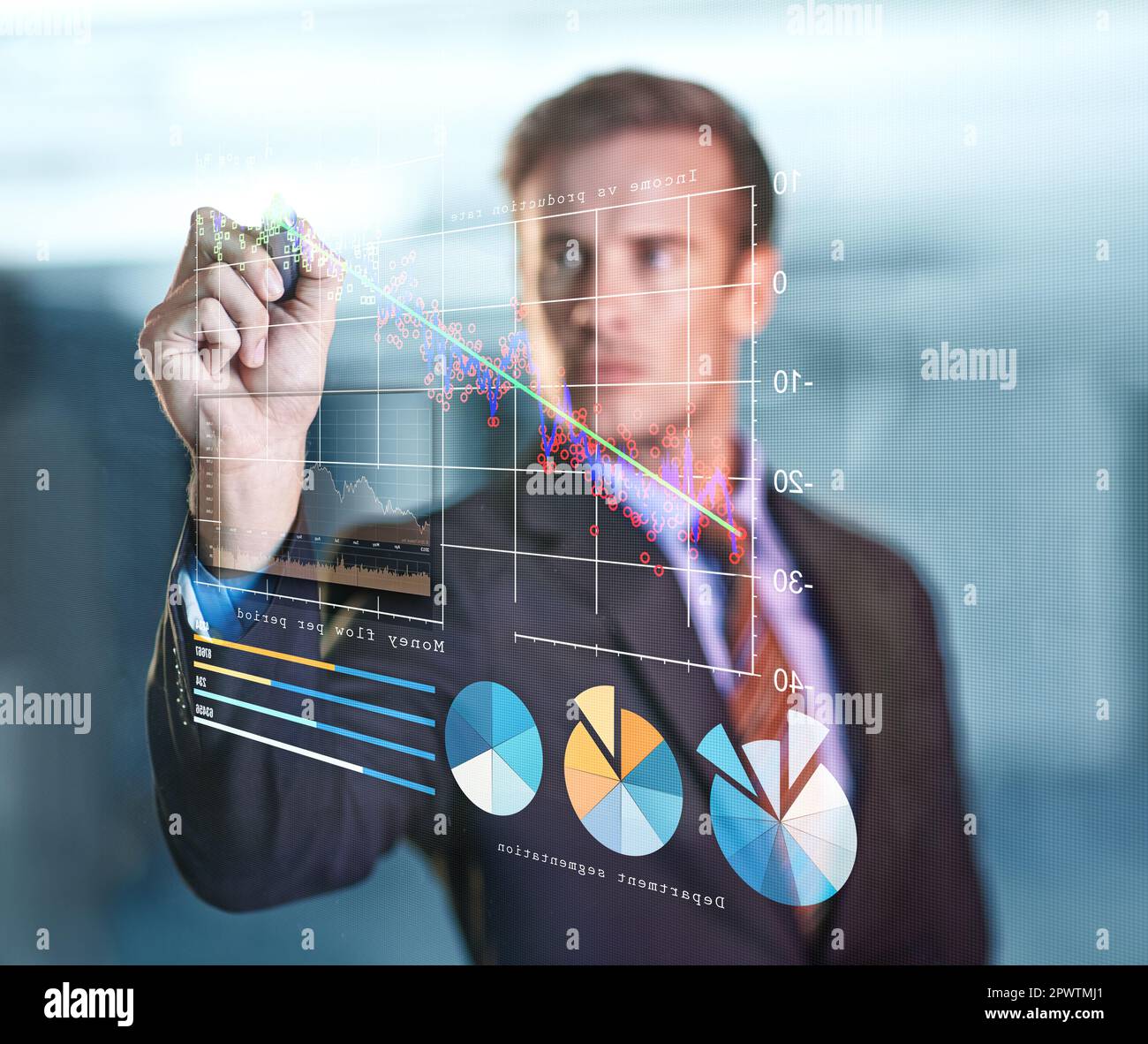 Business aziendale nell'era moderna. un bel giovane uomo d'affari che utilizza un'interfaccia digitale. Foto Stock