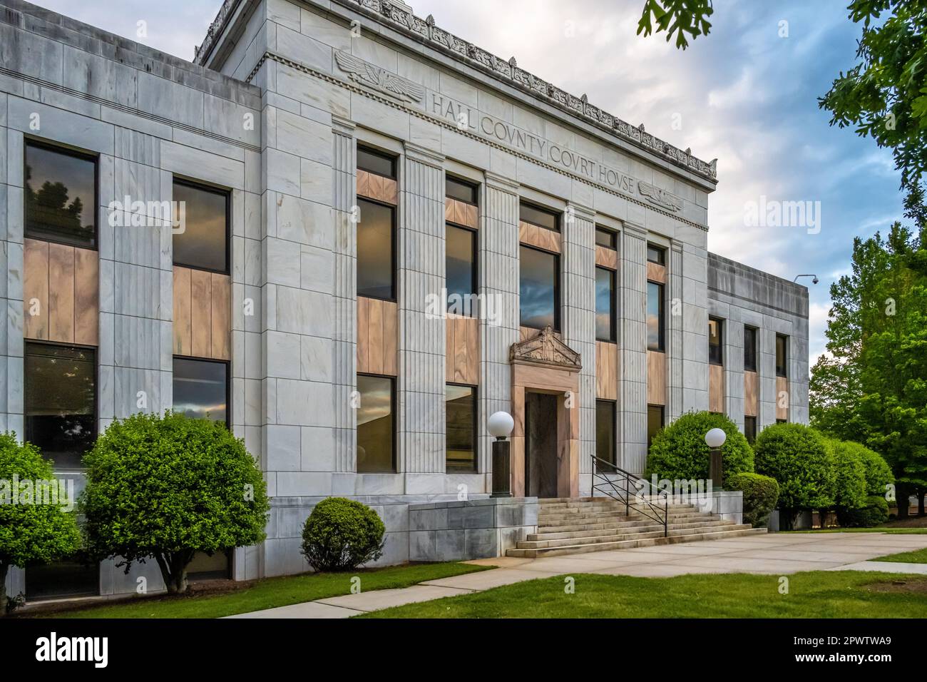 Storico tribunale della contea di Hall su Roosevelt Plaza nel centro di Gainesville, Georgia. (USA) Foto Stock