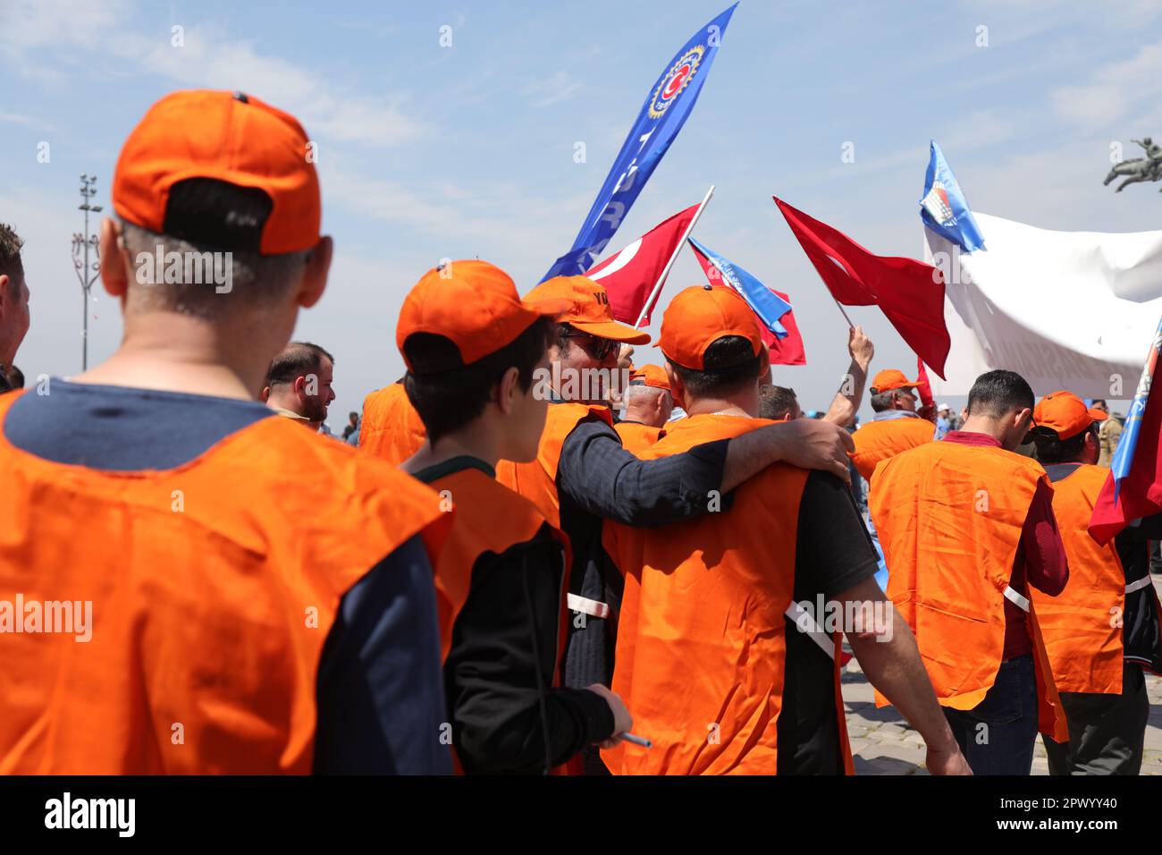 Konak, Smirne - Turchia - 05,01,2023: Sindacati e partiti politici celebrano il 1 maggio, Giornata internazionale dei lavoratori a Smirne, Turchia. Foto Stock