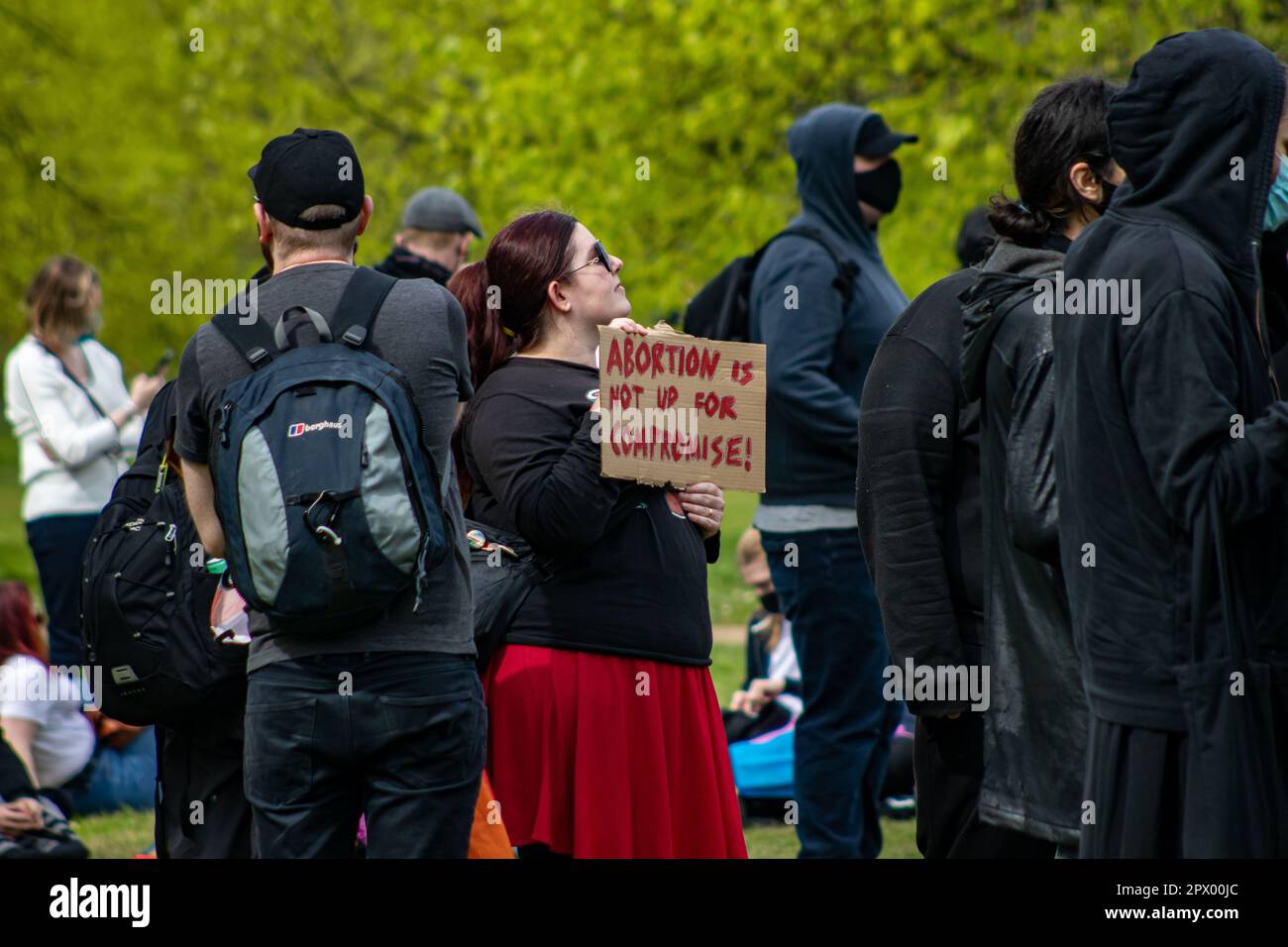 Londra, Regno Unito - Aprile 30th 2023: Posie Parker (Kellie-Jay Keen-Minshull) parla con altri attivisti all'evento Let Women Speak di Hyde Park. Foto Stock