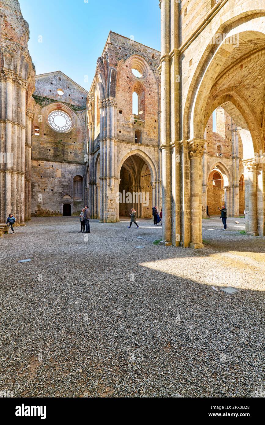 L'abbazia senza tetto di San Galgano. Siena Toscana Italia Foto Stock