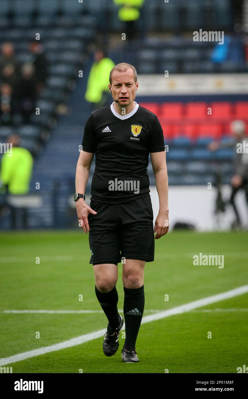 William Collum, SFA ha registrato l'arbitro del calcio fotografato ad Hampden Park, Glasgow, Scozia, Regno Unito. Foto Stock