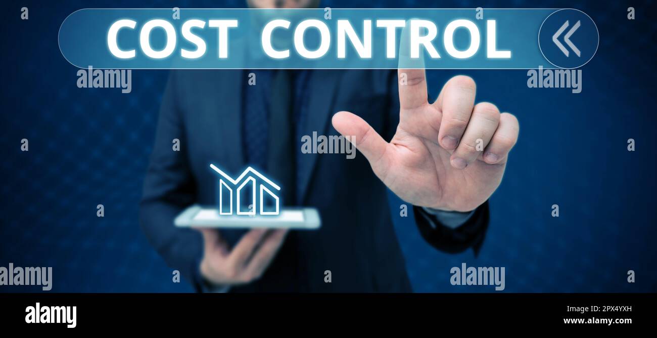 Firma che mostra il controllo dei costi, pratica fotografica concettuale per identificare e ridurre le spese aziendali Foto Stock
