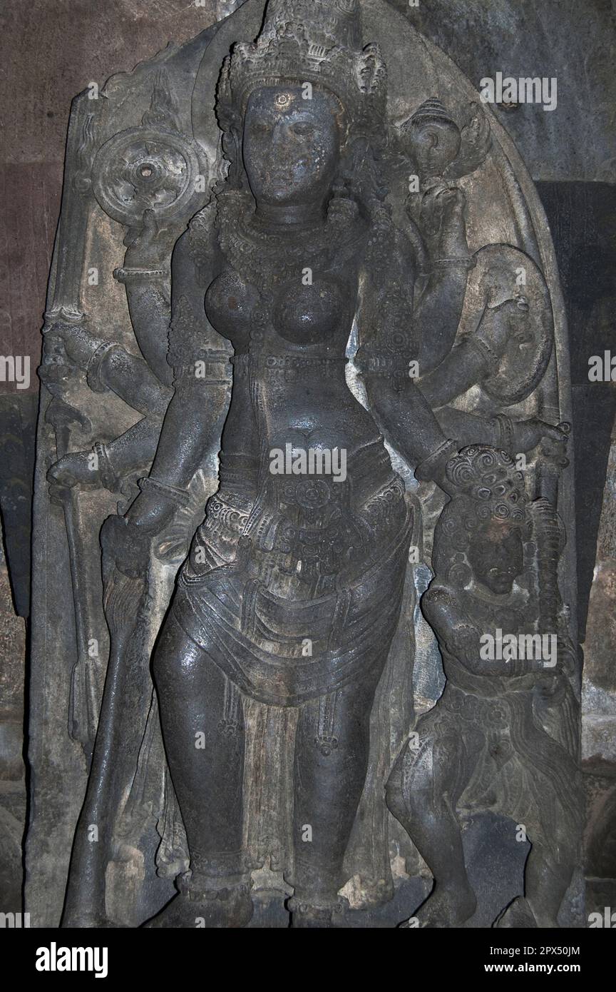 Statua raffigurante la leggenda della principessa Rara Jonggrang, la sottile Vergine di Prambanan, trasformata in una statua della dea Durga Mahisasuramardini, Prambana Foto Stock