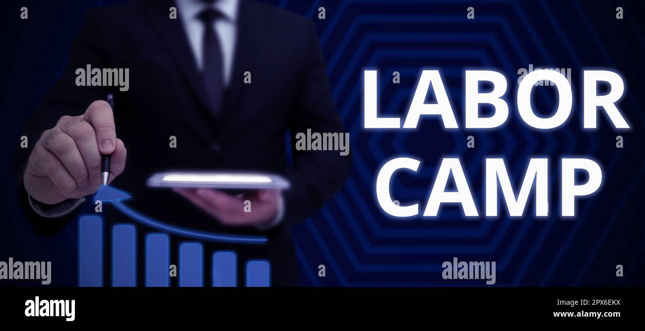 Scrittura che mostra testo Labor Camp, concetto che significa una colonia penale in cui viene eseguito il lavoro forzato Foto Stock