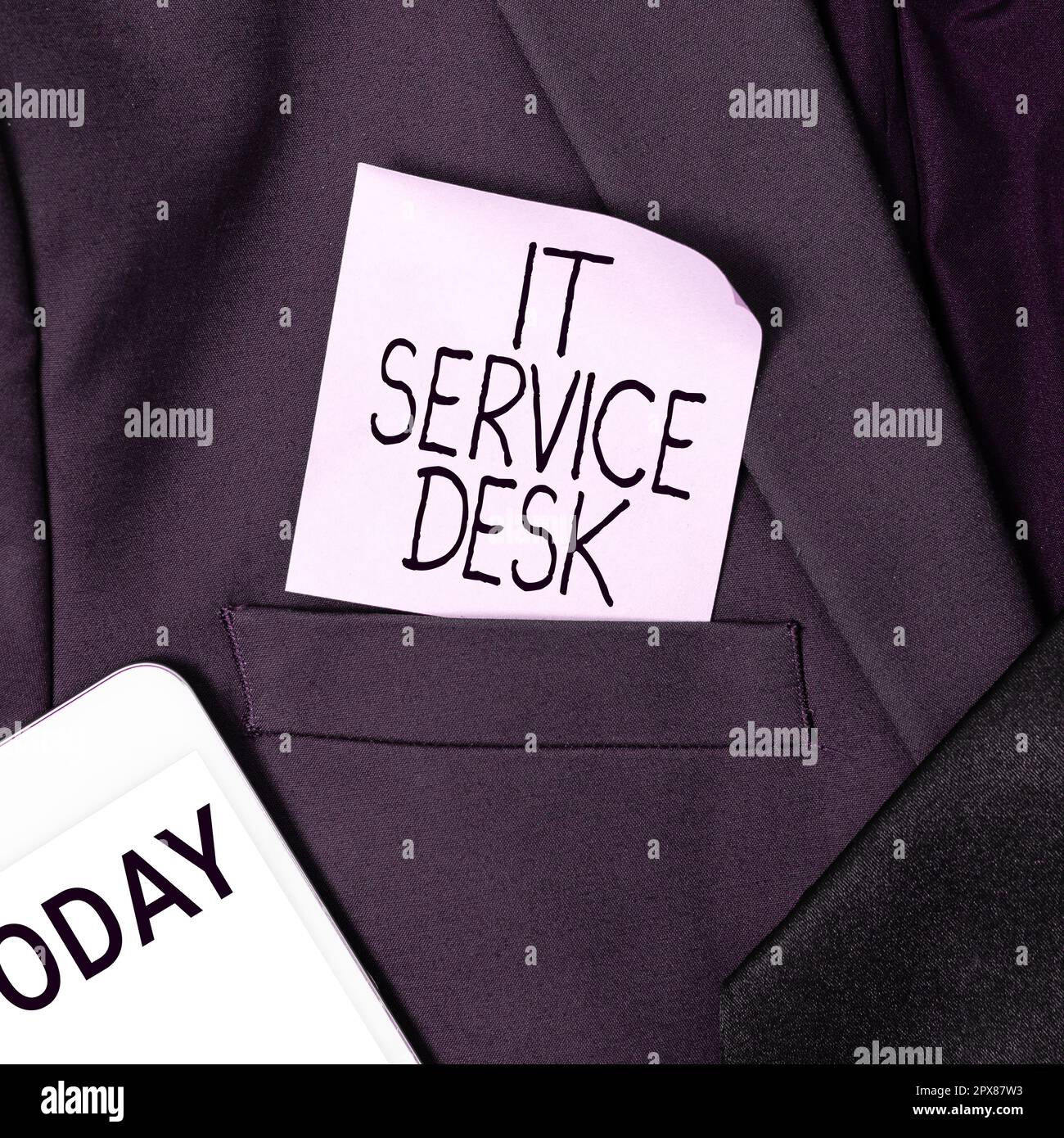 Testo scritto a mano IT Service Desk, Word scritto sul supporto tecnologico Centro di assistenza online Foto Stock