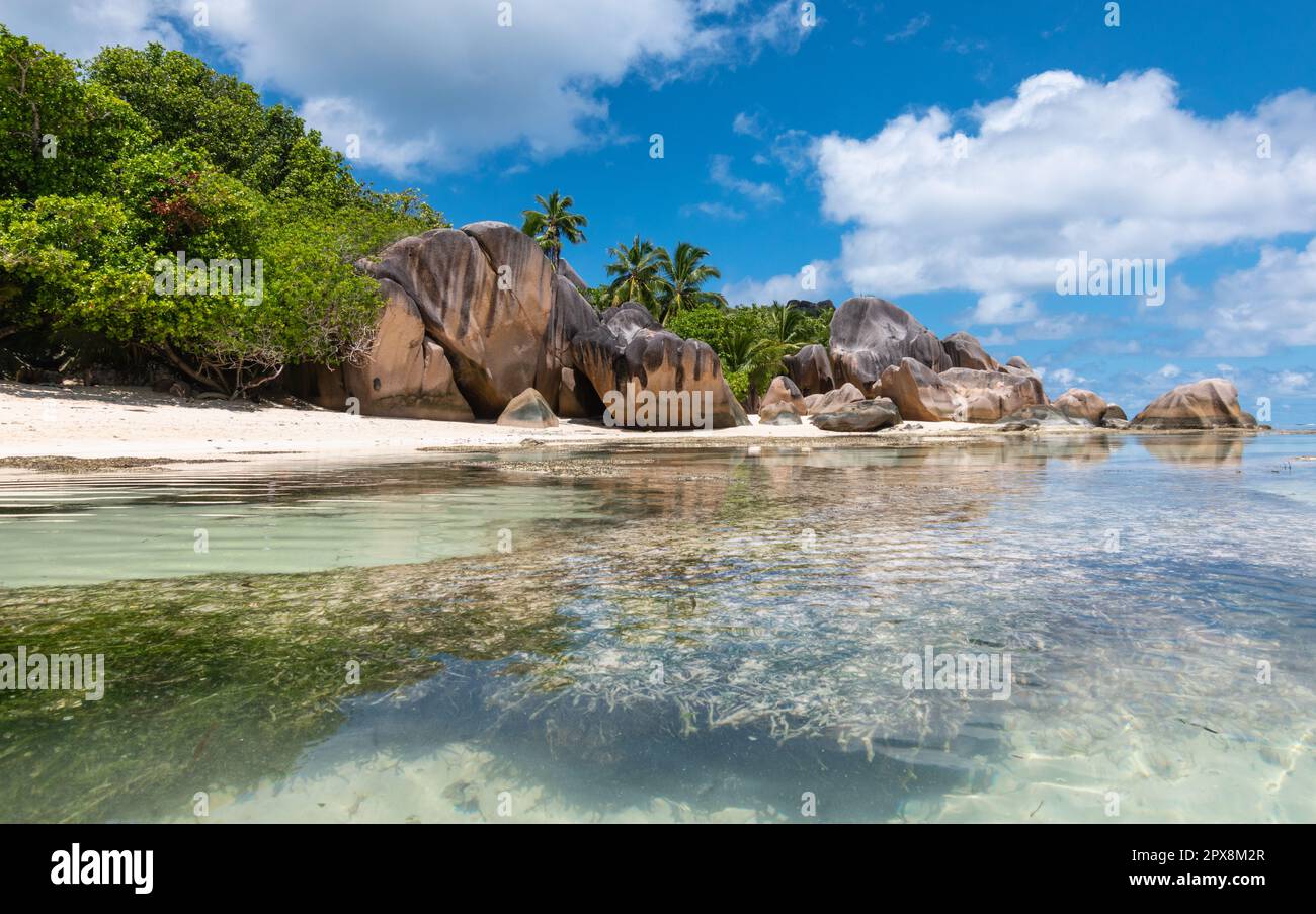 Splendida spiaggia di Anse Source d Argent, Isola la Digue, Seychelles Foto Stock