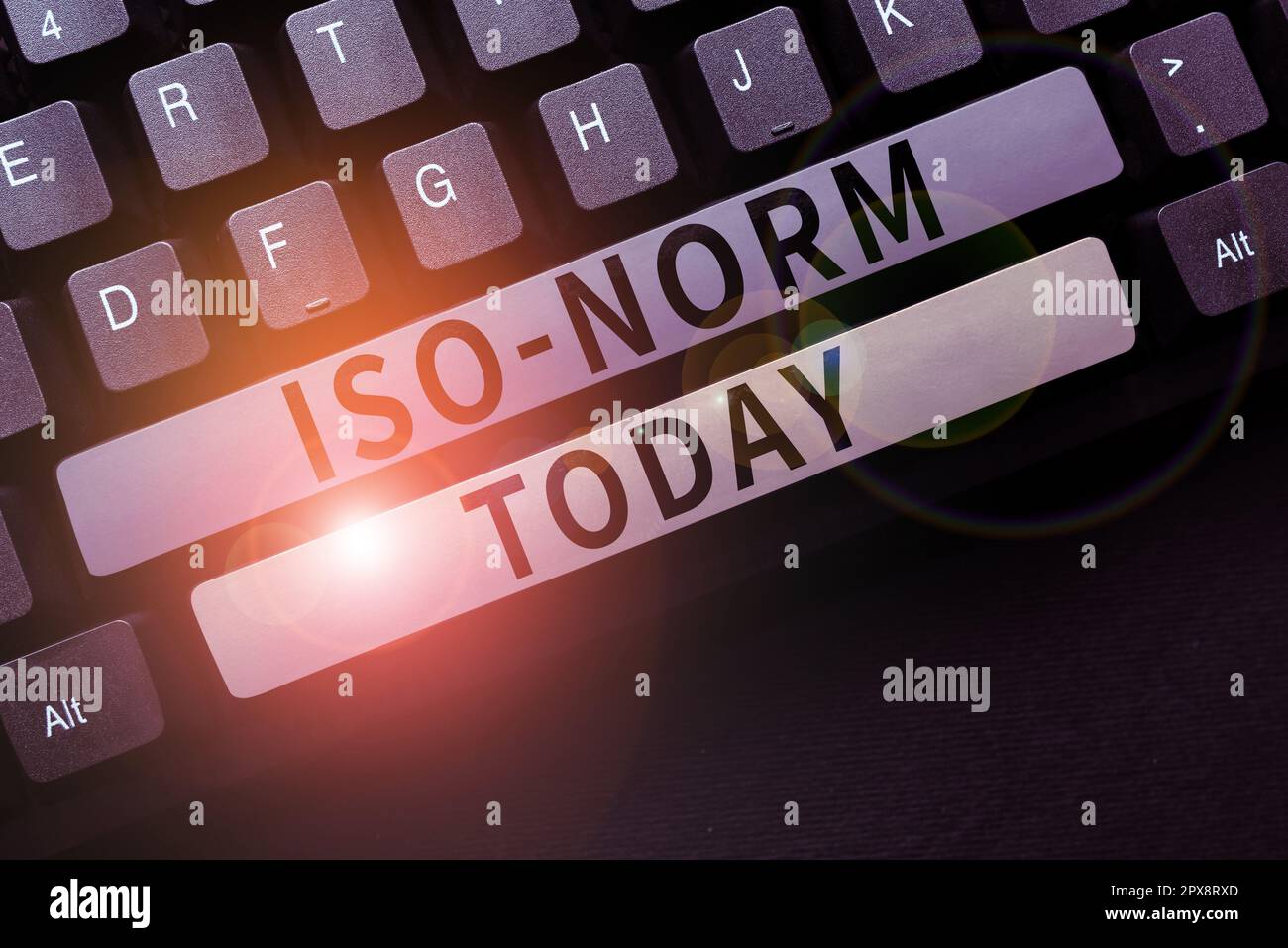 Scrittura visualizzazione testo ISO norma, concetto Internet uno standard accettato o un modo di fare le cose la maggior parte delle persone ha concordato Foto Stock