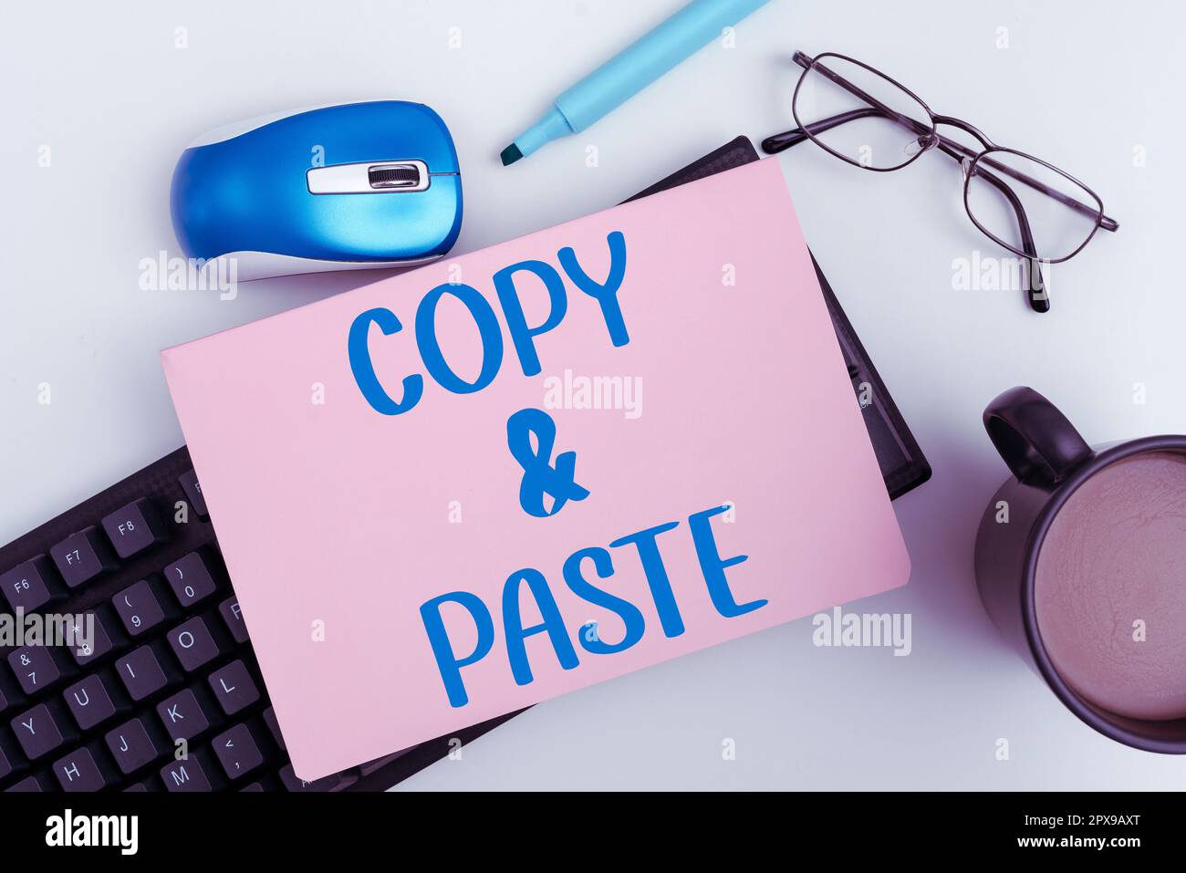 Ispirazione che mostra il segno Copia Incolla, Word scritto su un'imitazione, trascrizione o riproduzione di un'opera originale Foto Stock