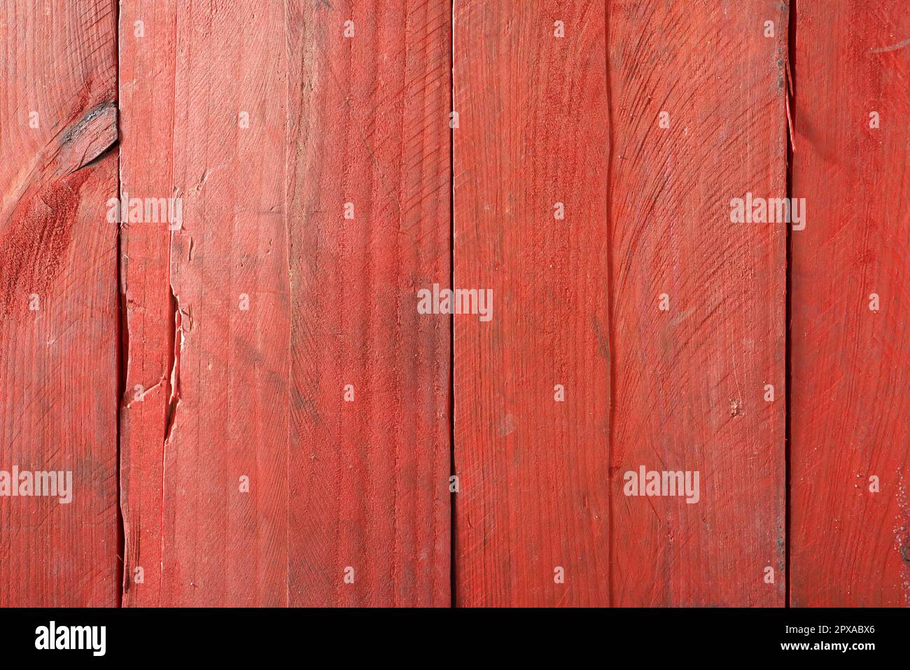 Vista frontale di un tavolo di legno rosso Foto Stock