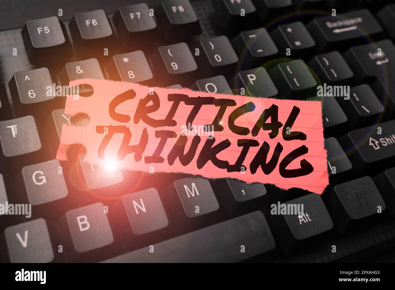 Segno di testo che mostra il pensiero critico, la sequenza di approccio aziendale delle fasi di un progetto che richiede il tempo più lungo Foto Stock
