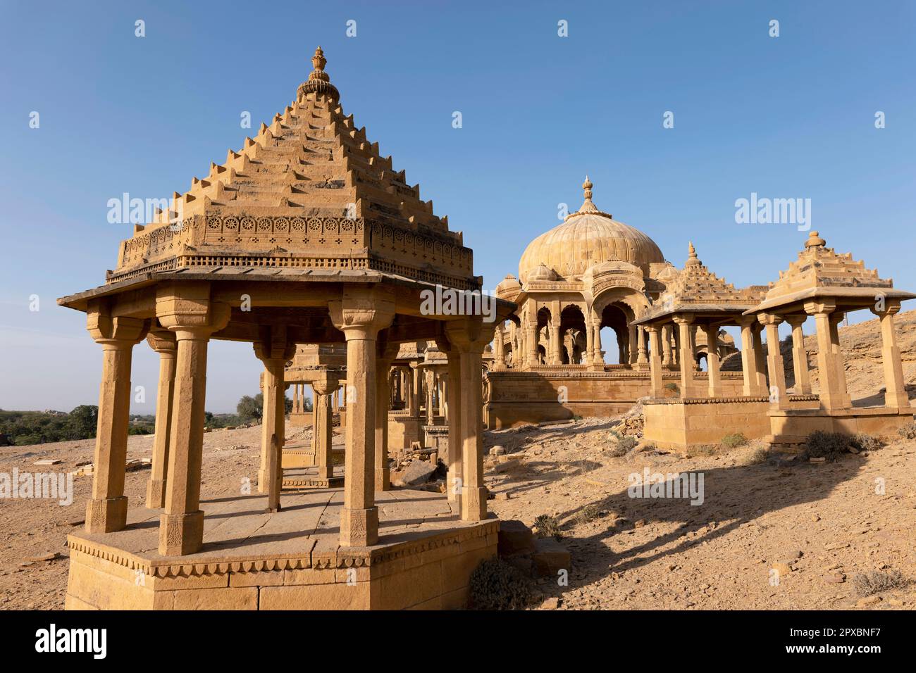 Vyas Chhatri è un cenotaph a Jaisalmer, Rajasthan, dedicato al salvia Vyasa dal Mahabharata epico indù Foto Stock