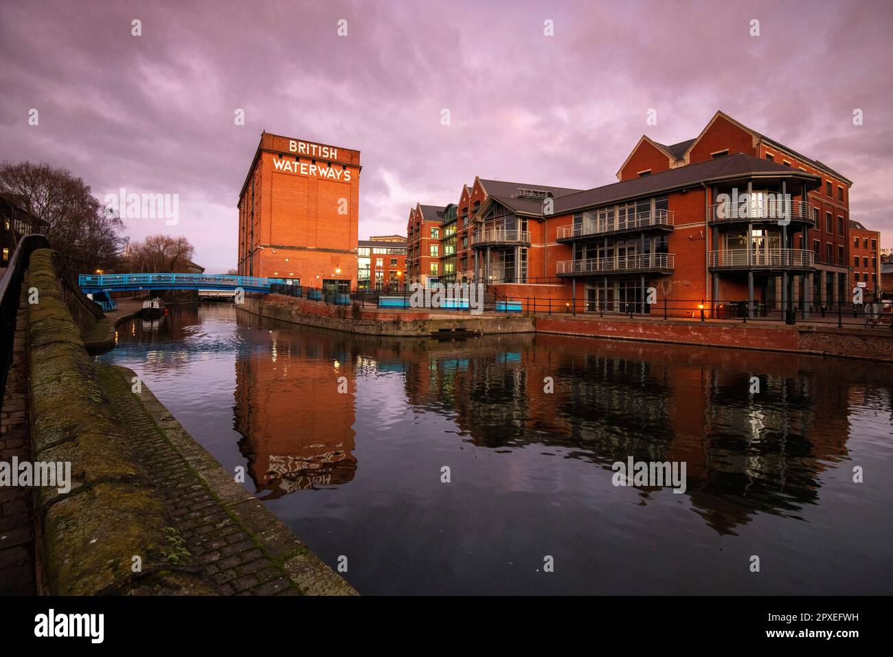 Alba sul canale a Nottingham City, Nottinghamshire Inghilterra Regno Unito Foto Stock