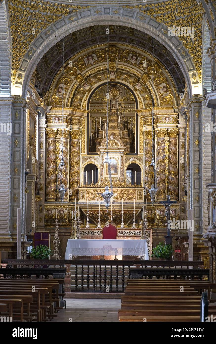 Nazare, Portogallo - 28 marzo 2023: Il Santuario di Nazare (Santuario de Nossa Senhora da Nazare) si trova sulla cima della collina chiamata o Sítio. 14th centu Foto Stock