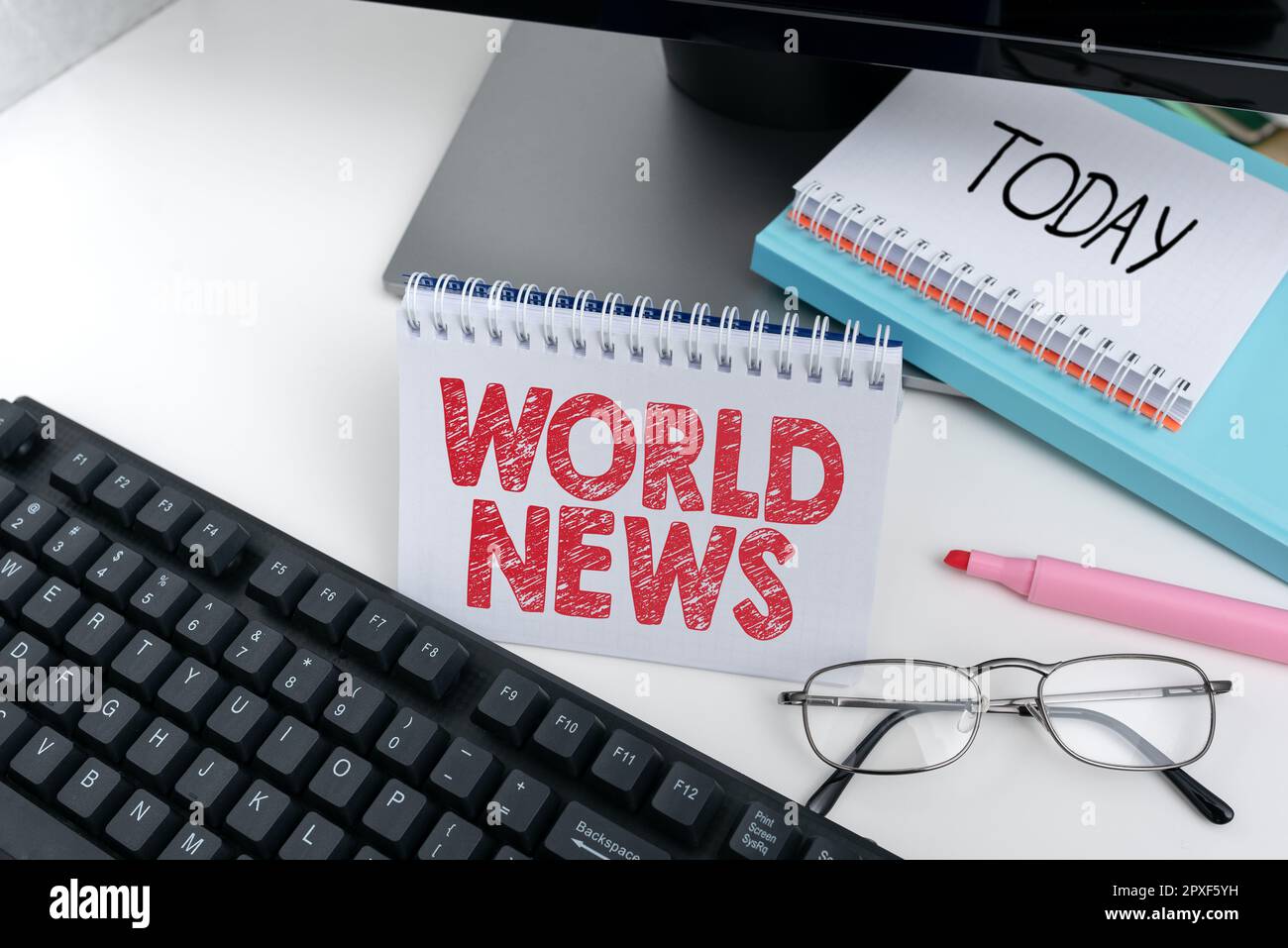 Segno di testo che mostra World News, Word per informazioni globali degni di nota su eventi recenti o importanti Foto Stock