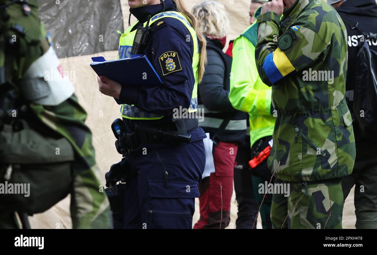 Ospedale da campo durante il grande esercizio militare Aurora23, presso la base aerea di Malmen, Malmslätt, Svezia, durante il martedì. Durante l'esercizio, l'assistenza sanitaria militare e civile si eserciterà nel trattamento di un gran numero di feriti dopo un attacco robot simulato contro la Swedish Armed Forces Helicopter Wing presso la base aerea di Malmen. Foto Stock