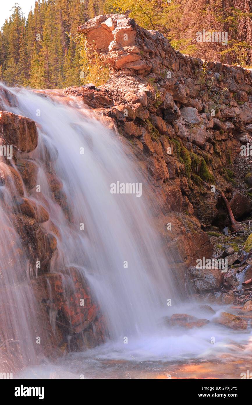 Ecco alcune cascate dalla mia escursione lungo il Three Sisters Creek Trail. Foto Stock