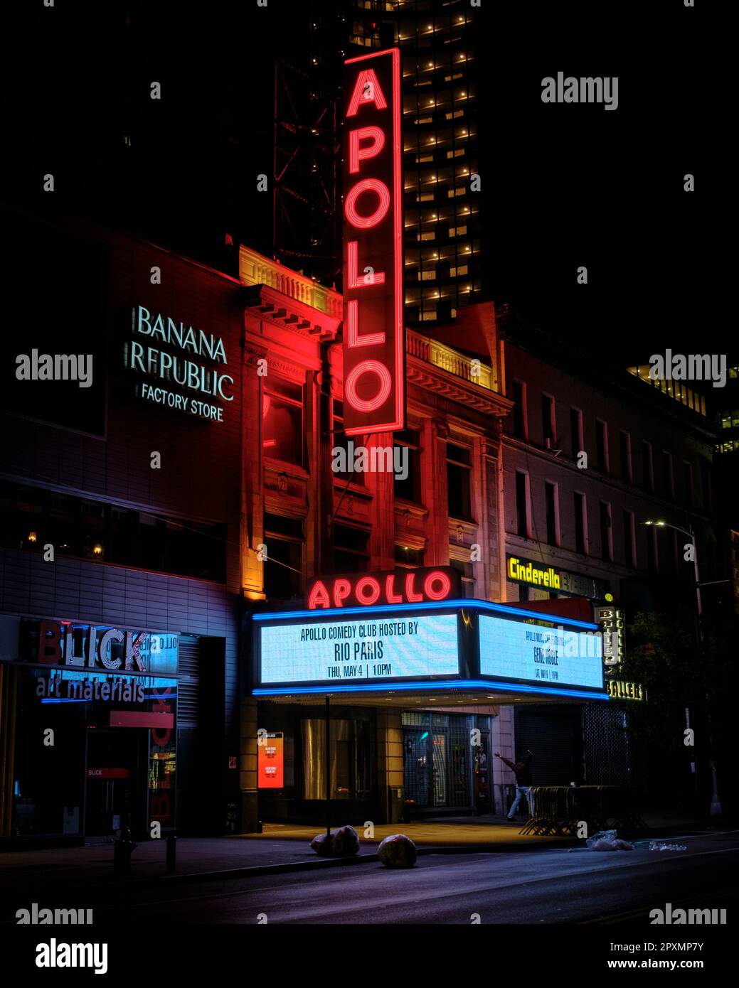 Segno Apollo Theater di notte ad Harlem, Manhattan, New York Foto Stock