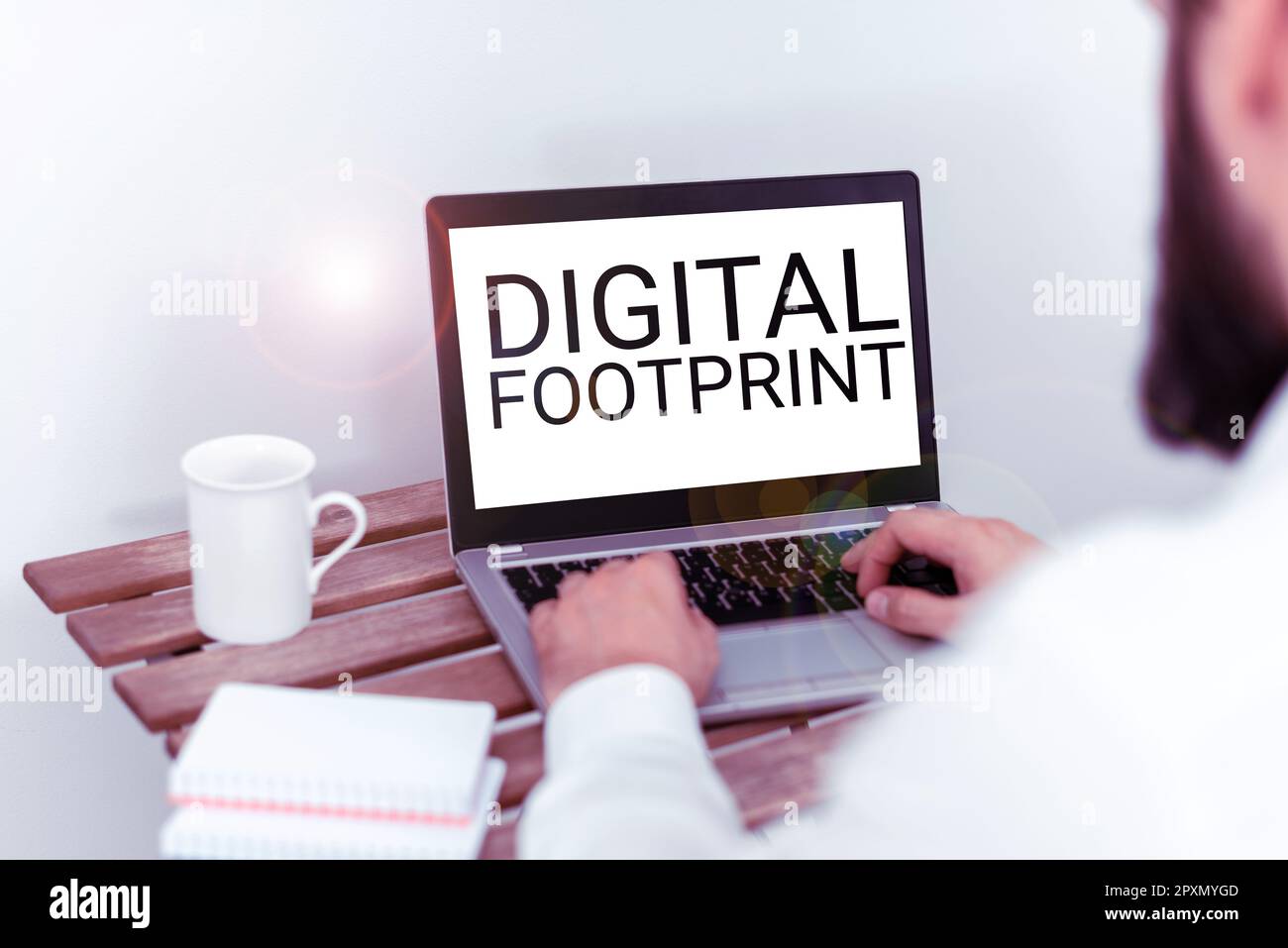 Firma scritta a mano impronta digitale, la fotografia concettuale utilizza la tecnologia digitale per gestire il processo di produzione Foto Stock