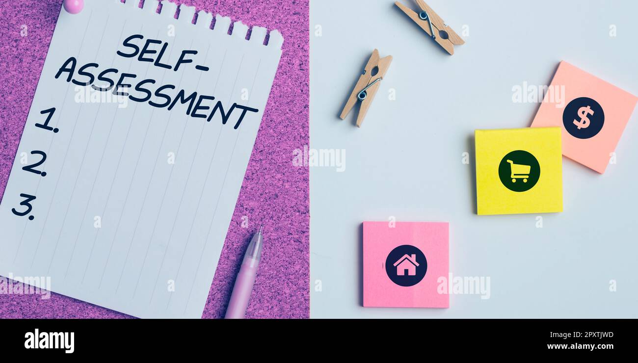 Scrittura che visualizza il testo Auto valutazione, orgoglio di idea di affari e fiducia in se stessi stand up per te Foto Stock