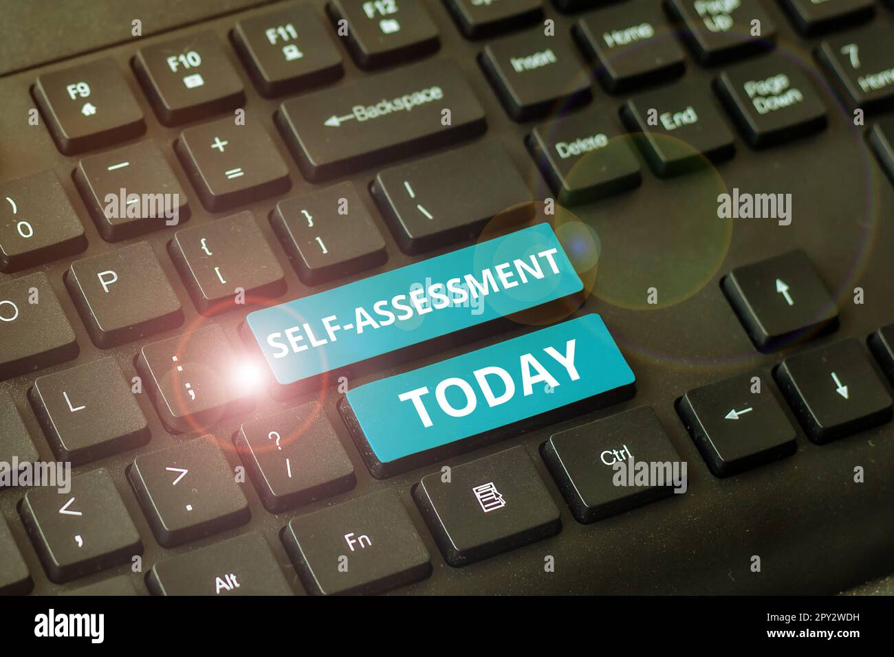 Scrittura che visualizza il testo Auto valutazione, orgoglio di idea di affari e fiducia in se stessi stand up per te Foto Stock