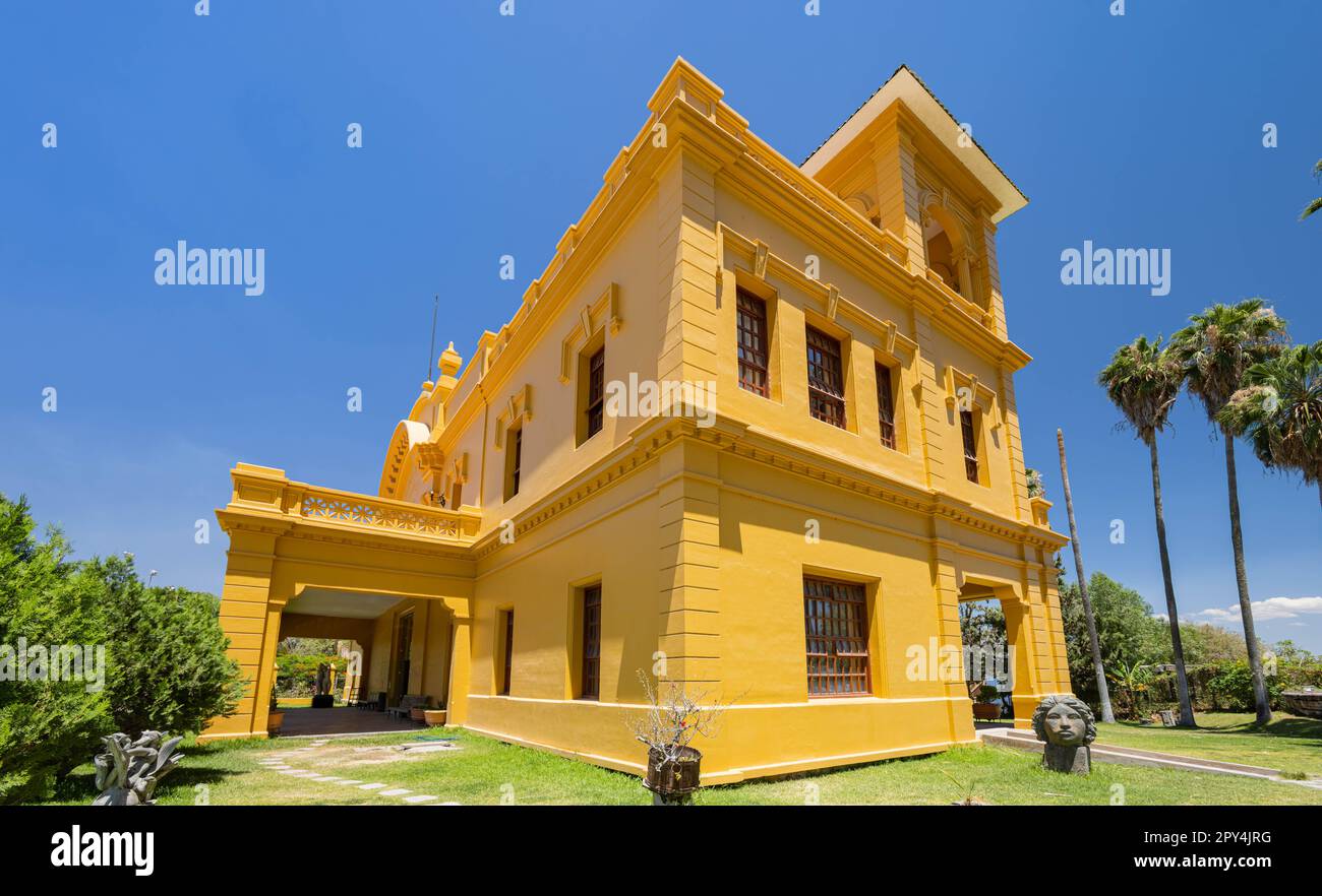 Vista esterna dell'Antigua Estacion De Ferrocarril Chapala in Messico Foto Stock