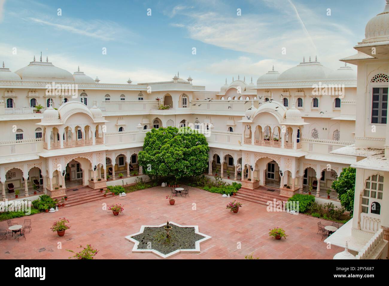 Ci sono alcuni palazzi nel Parco Nazionale di Ranthambore e dintorni che i visitatori possono esplorare. Uno dei più popolari è il Nahargarh Palace, che è l Foto Stock