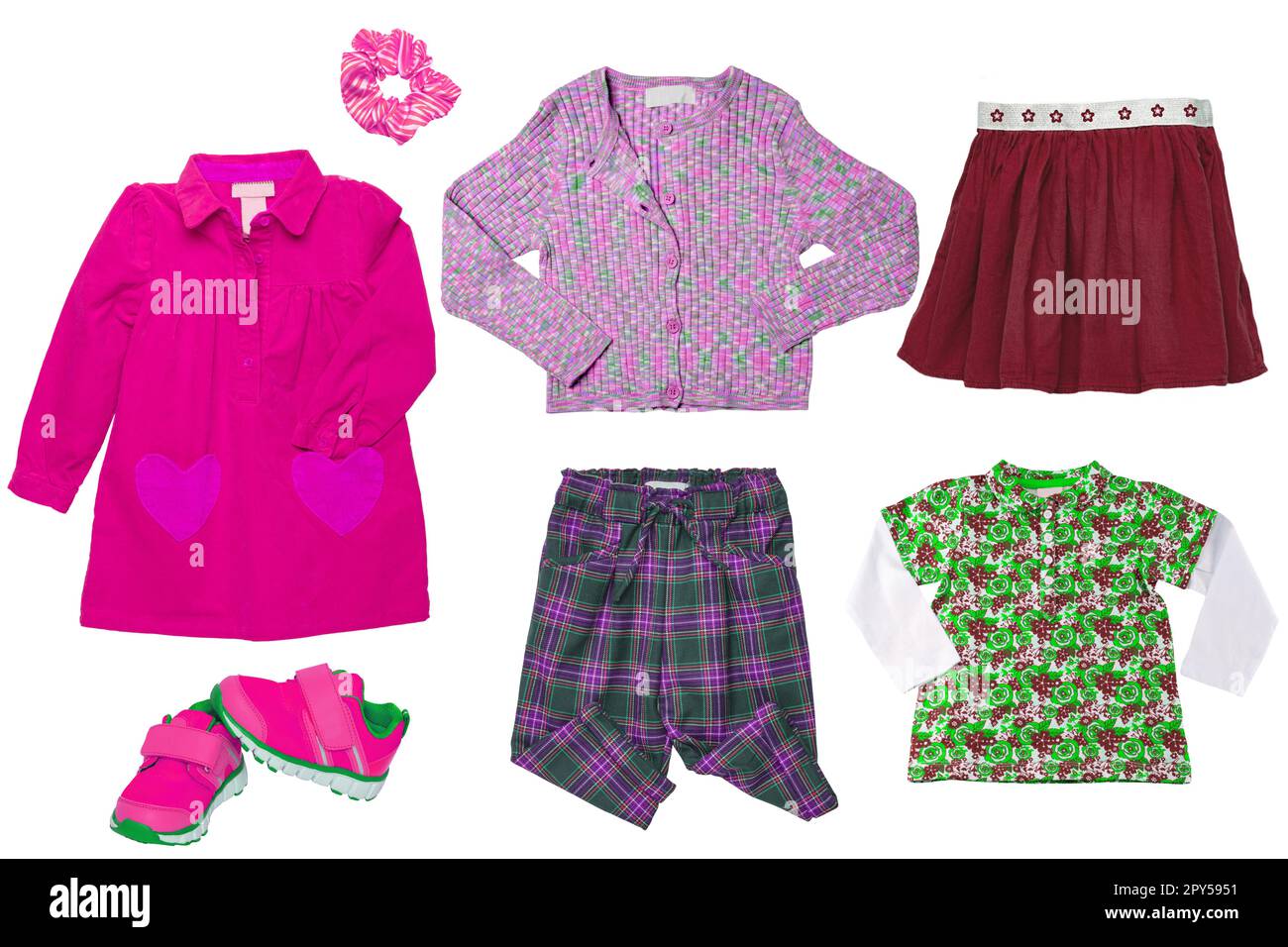 Collage di abbigliamento primaverile per bambina/ragazza. La collezione di un abito elegante, un maglione, una camicia, una gonna, una sneaker, pantaloncini, pantaloni e un cardigan. Moda autunno e inverno per bambini. Foto Stock
