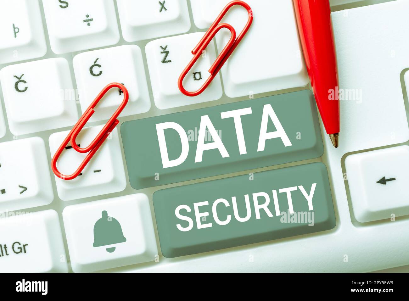 Firma di scrittura a mano sicurezza dei dati. Approccio aziendale riservatezza crittografia disco Backup protezione password Foto Stock