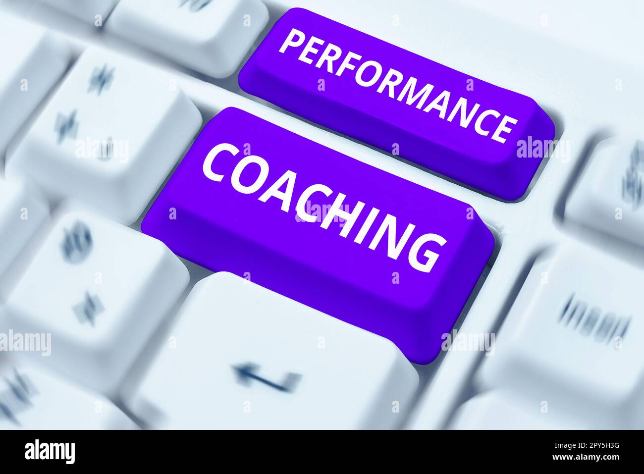 Testo che mostra il coaching sulle prestazioni di ispirazione. Il concetto di business facilita lo sviluppo indica il bene e il male Foto Stock