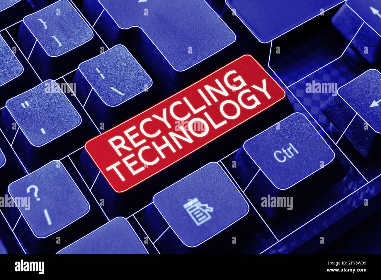 Cartello di testo che mostra la tecnologia di riciclaggio. Parola scritta sui metodi per ridurre i rifiuti solidi Foto Stock