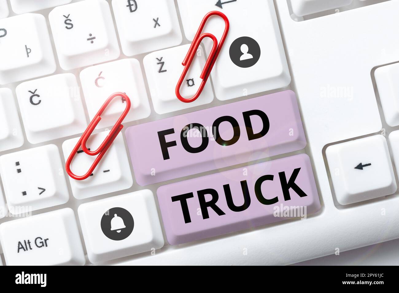 Cartello di testo con su scritto Food Truck. Approccio aziendale un veicolo di grandi dimensioni con attrezzature per la cucina e la vendita di cibo Foto Stock