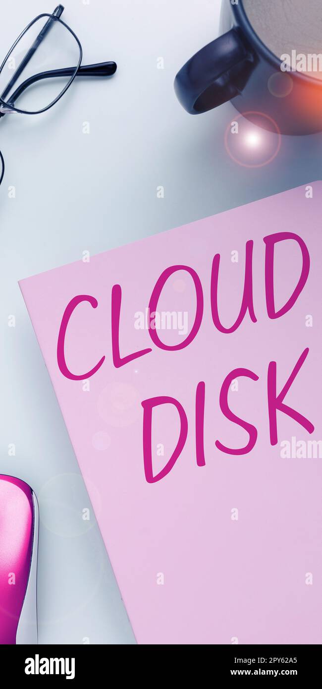 Ispirazione che mostra il segno Cloud Disk. Concetto che significa servizio di base Web che fornisce spazio di archiviazione su un server remoto Foto Stock