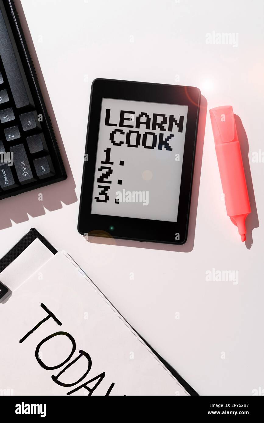 Didascalia di testo che presenta Learn Cook. Parola per guadagnare la conoscenza o acquisire le abilità in cucina o cibo Foto Stock