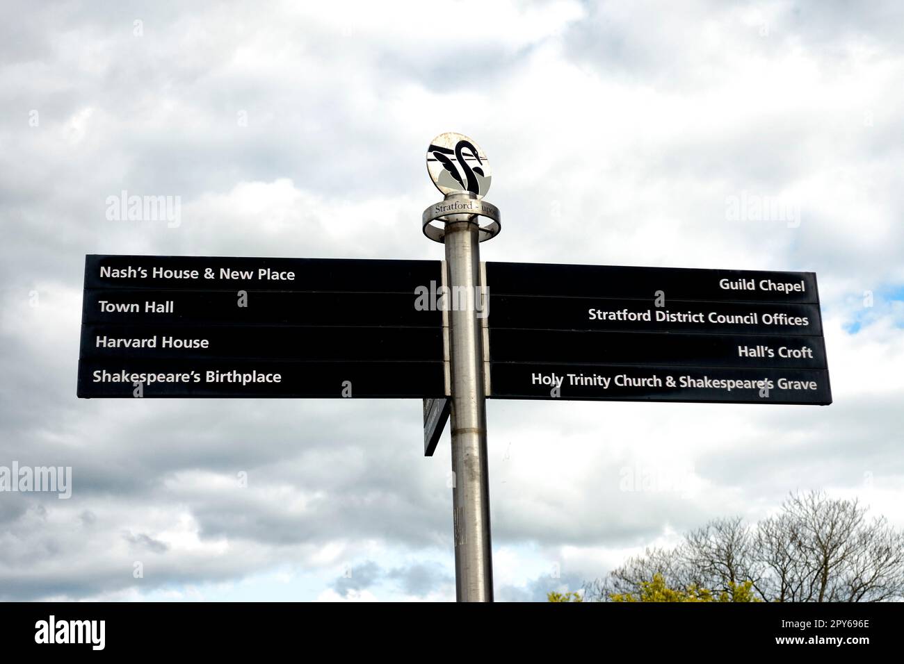 Indicazioni stradali per il Regno Unito a Stratford Upon Avon, con dettagli su luoghi storici e importanti. Inghilterra Foto Stock