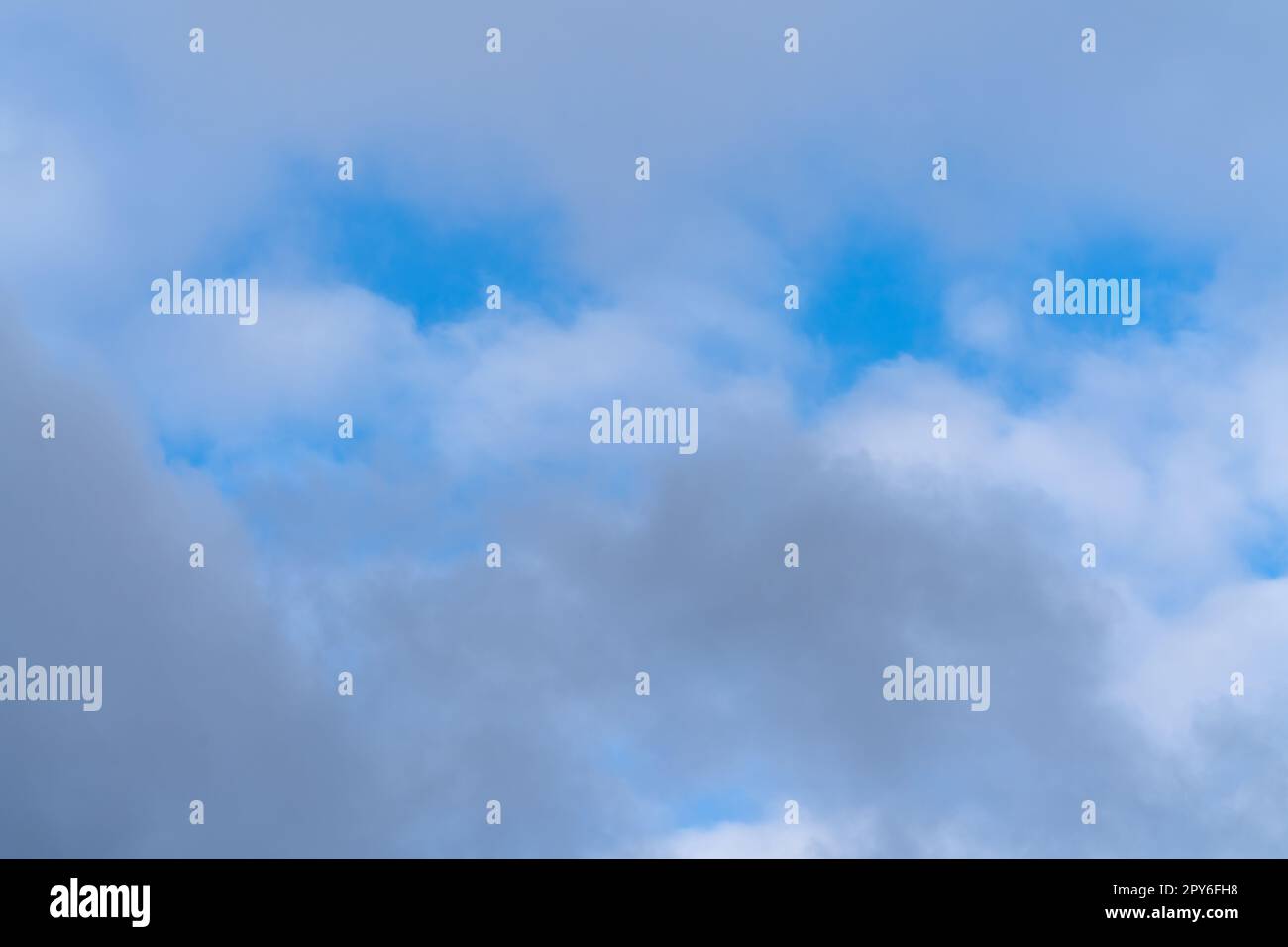 cielo blu con nuvole. sfondo e sfondo Foto Stock