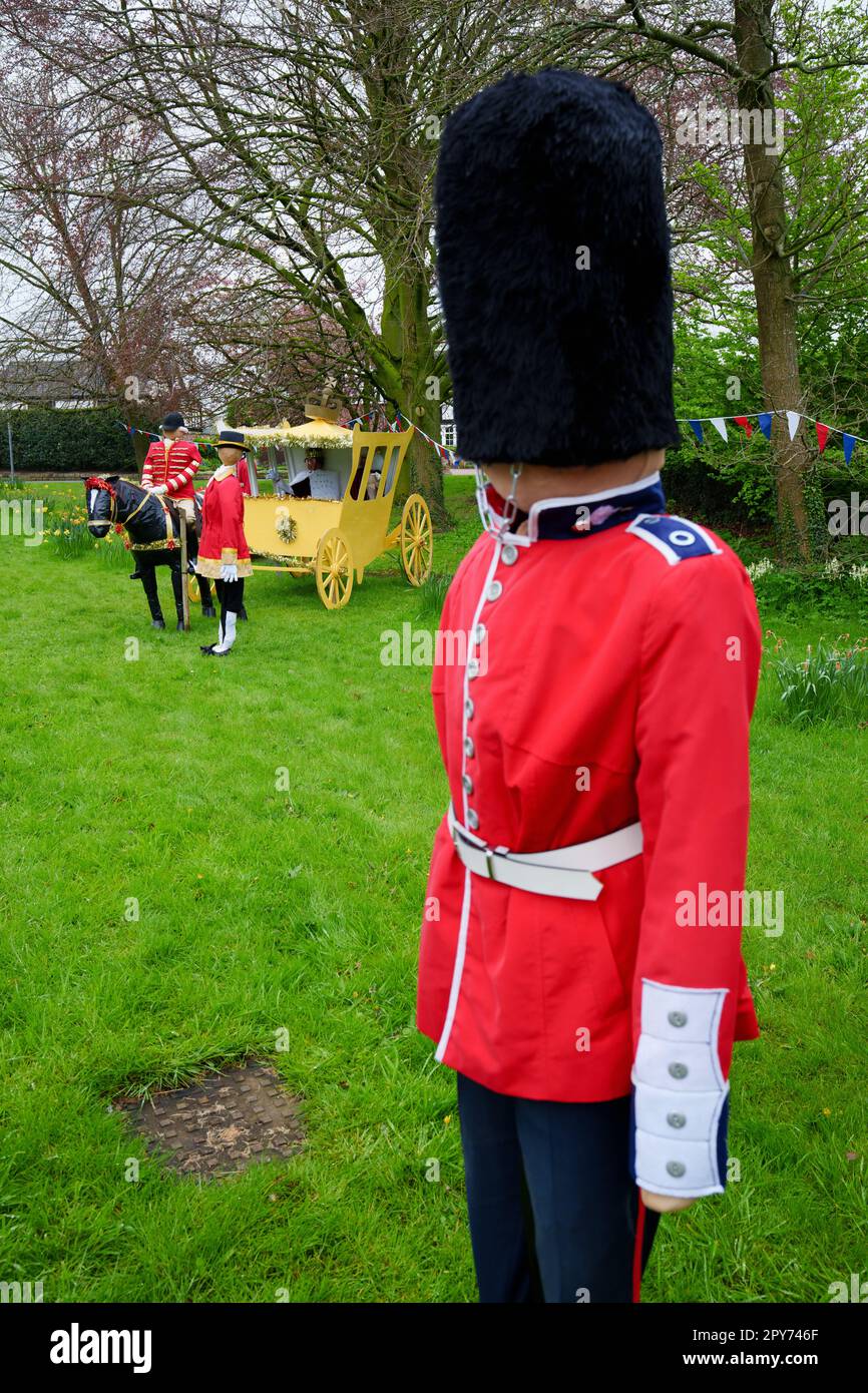 Un'esposizione stradale in anticipo dell'imminente incoronazione del re Carlo III è stata vista a Cheshire, Regno Unito, 28th aprile 2023. Credit: Jon Super/Alamy Live News. Foto Stock