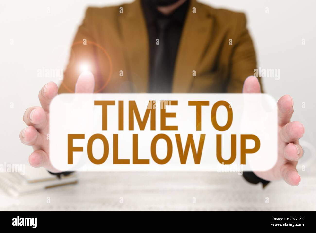 Didascalia concettuale tempo di follow-up. Idea aziendale richiesta dell'attività precedente o continuazione delle informazioni Foto Stock