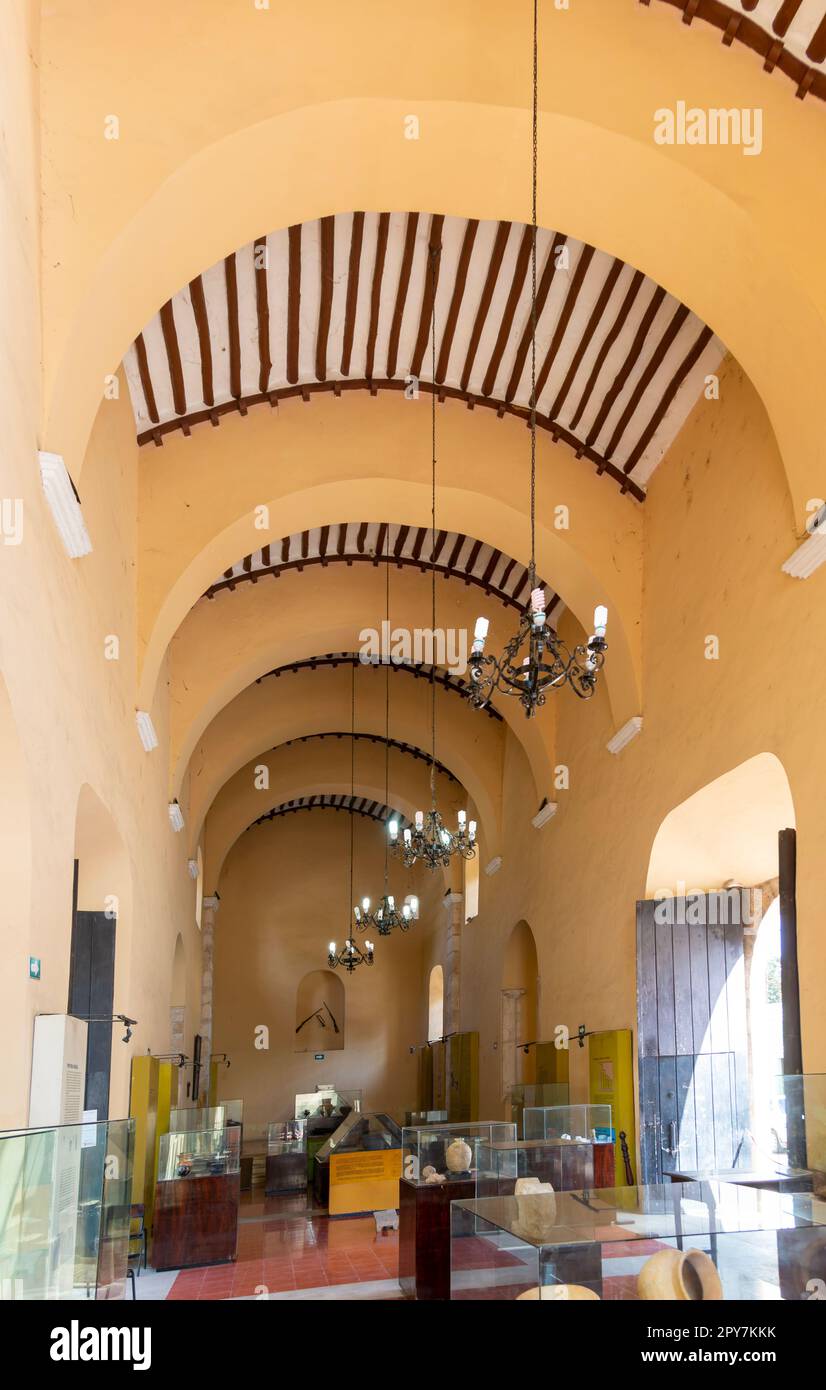 Museo de San Roque edificio coloniale spagnolo ex convento, Valladolid, Yucatan, Messico Foto Stock