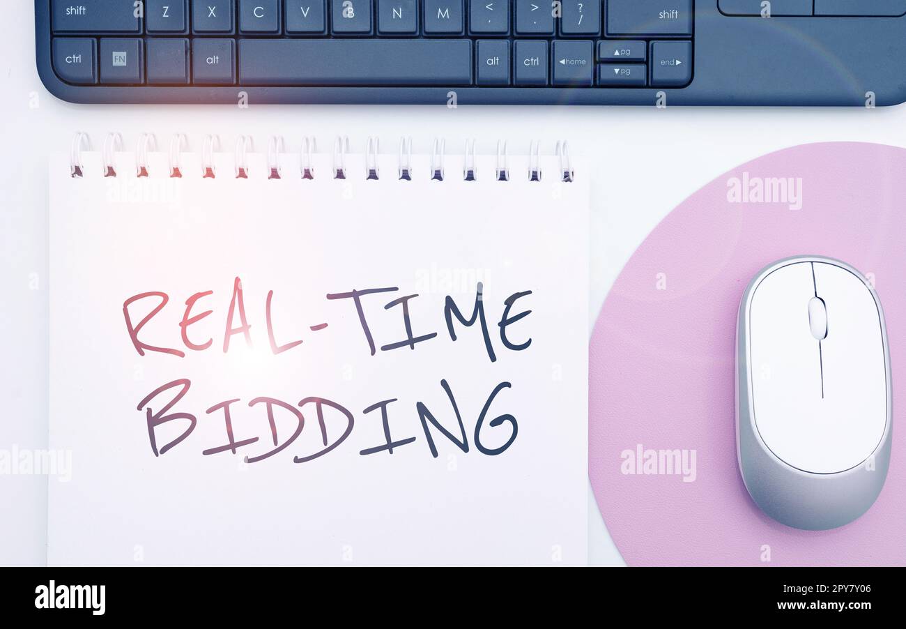 Testo che mostra l'ispirazione Offerta in tempo reale. Foto concettuale Compra e vendi l'inventario pubblicitario tramite aste istantanee Foto Stock