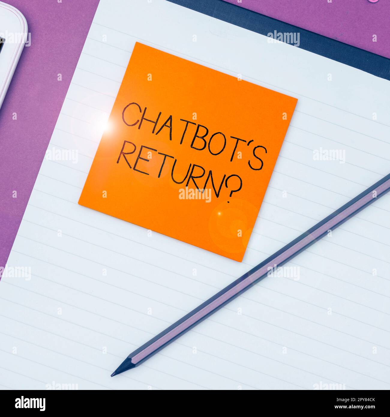 Segno di testo che mostra il ritorno di chatbot. Word per i programmi che comunicano utilizzano l'interfaccia di testo e l'intelligenza artificiale Foto Stock