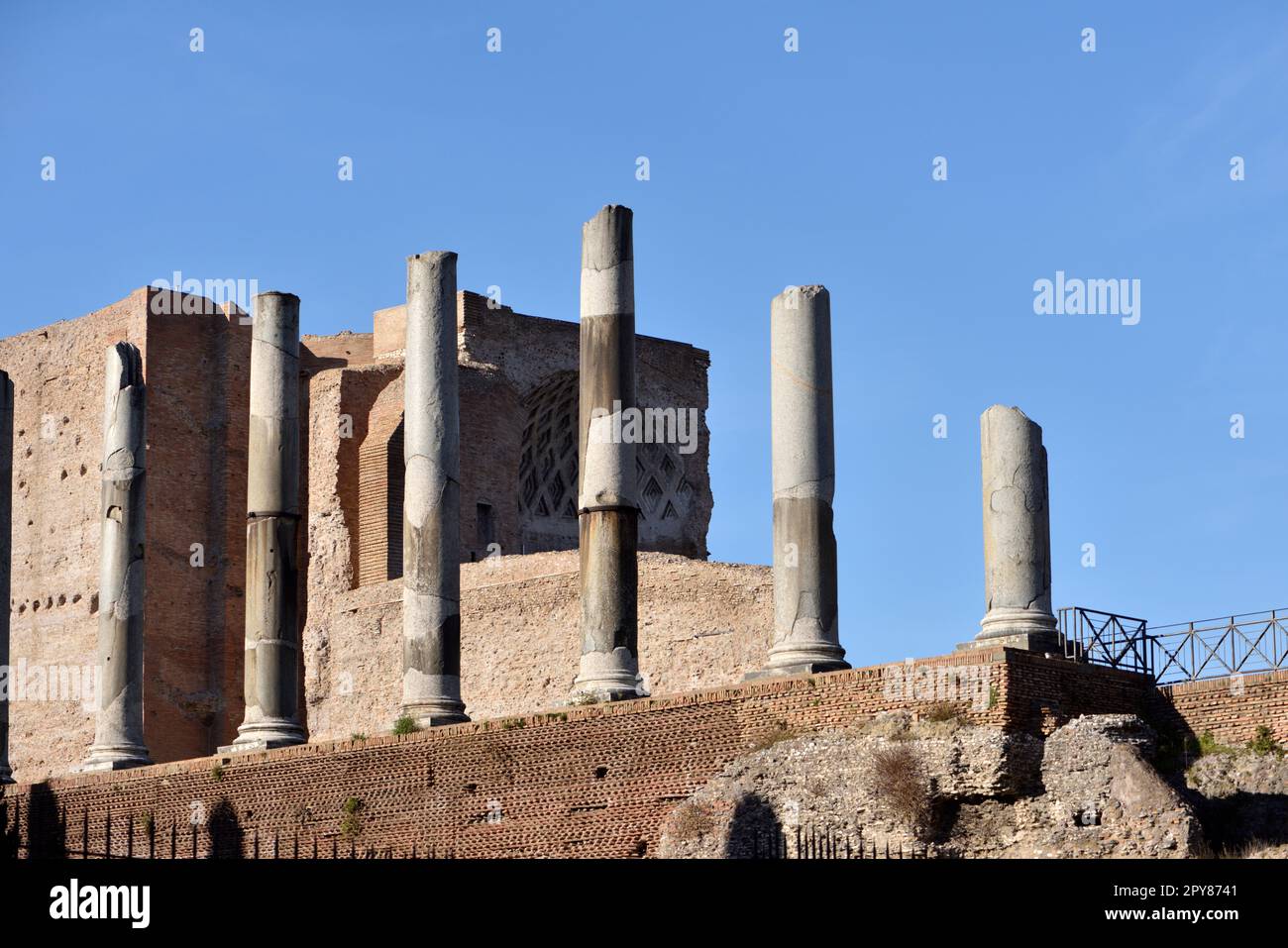 Italia, Roma, foro Romano, tempio di Venere e Roma Foto Stock