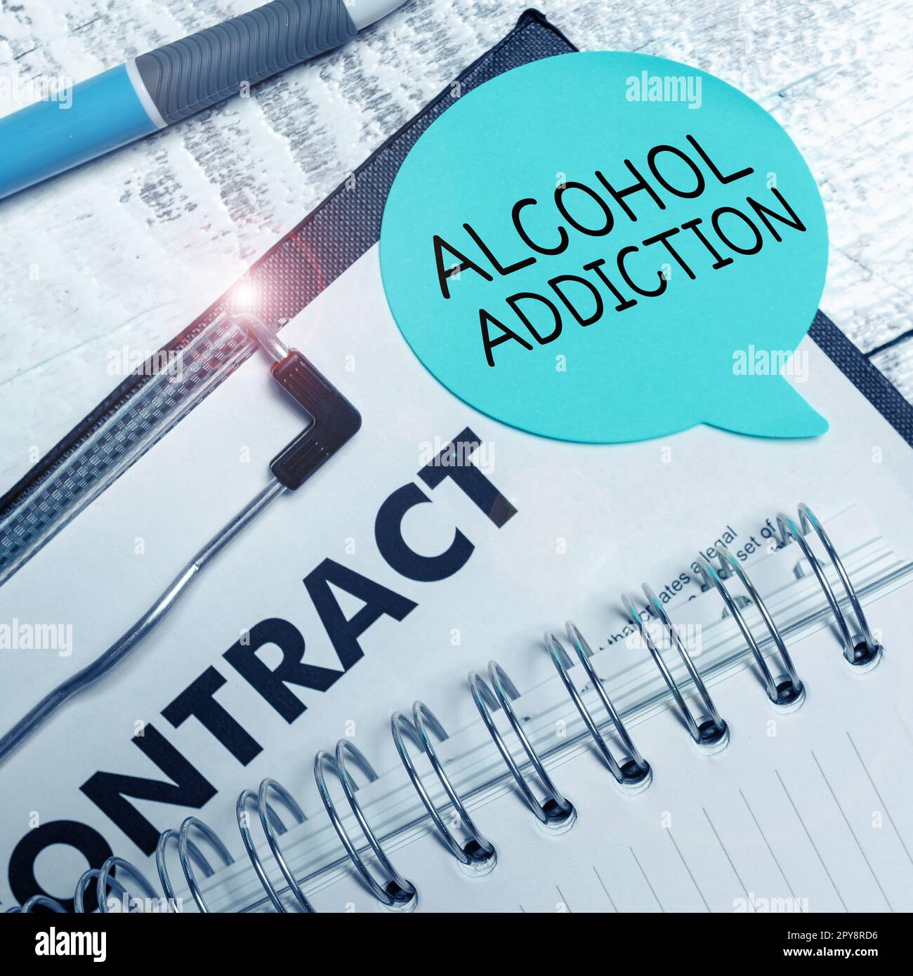 Visualizzazione concettuale alcol Addiction. Parola per caratterizzata da consumo frequente ed eccessivo di bevande alcoliche Foto Stock
