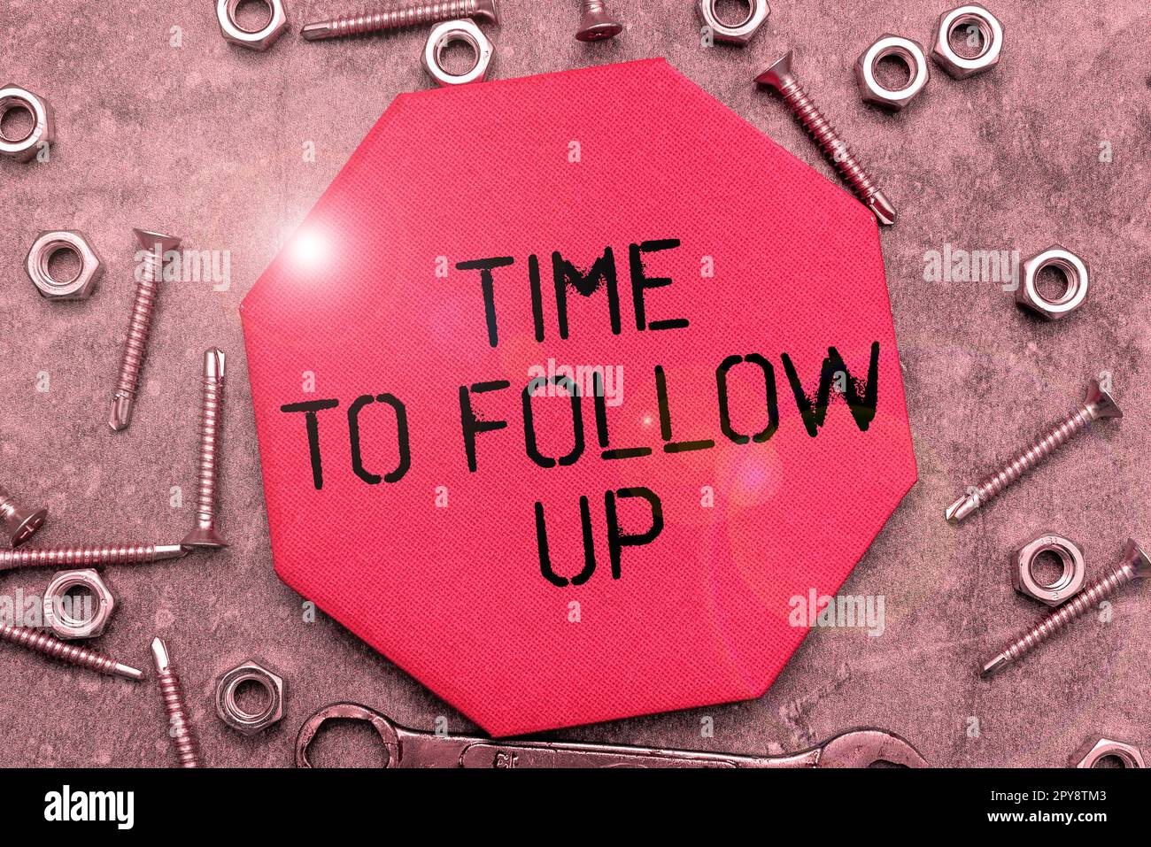 Scrittura manuale del testo tempo di follow-up. Concetto di Internet richiesta dell'attività precedente o continuazione delle informazioni Foto Stock