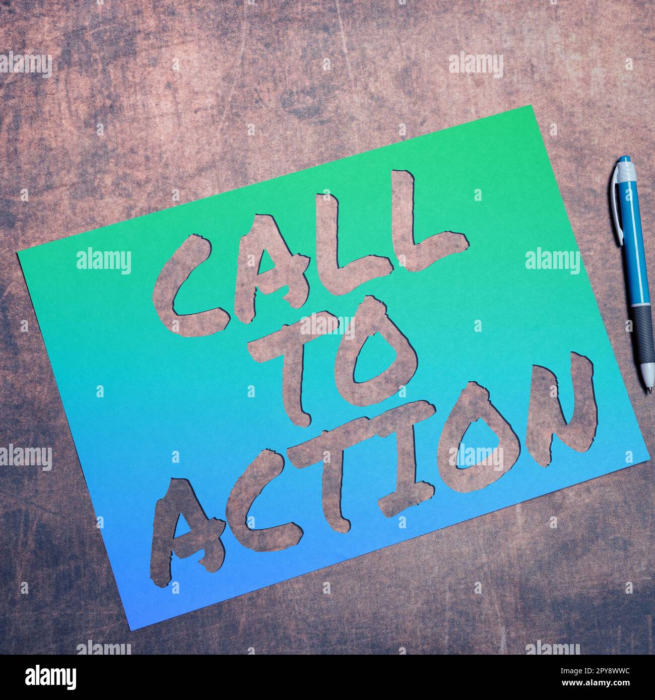 Firma scritta a mano Call to Action. L'idea di business incoraggia il passaggio alla decisione per far progredire la strategia di successo Foto Stock