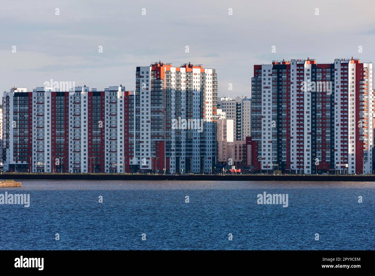 Nuova costruzione, condominio, porto, St. Petersburg, Russia Foto Stock