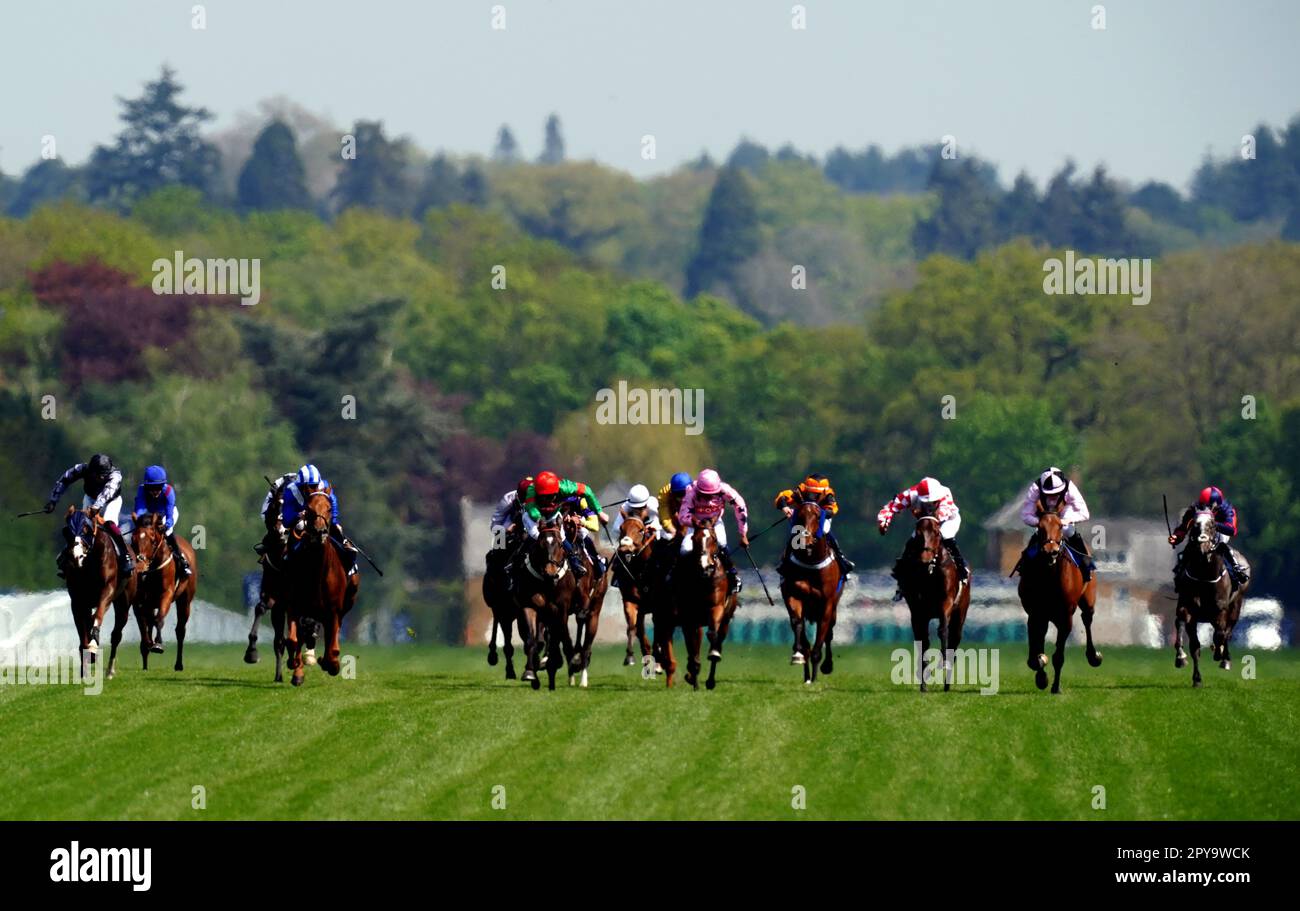 Corridori e cavalieri nell'Howden Manny Mercer Apprentice handicap all'ippodromo di Ascot, Berkshire. Data immagine: Mercoledì 3 maggio 2023. Foto Stock