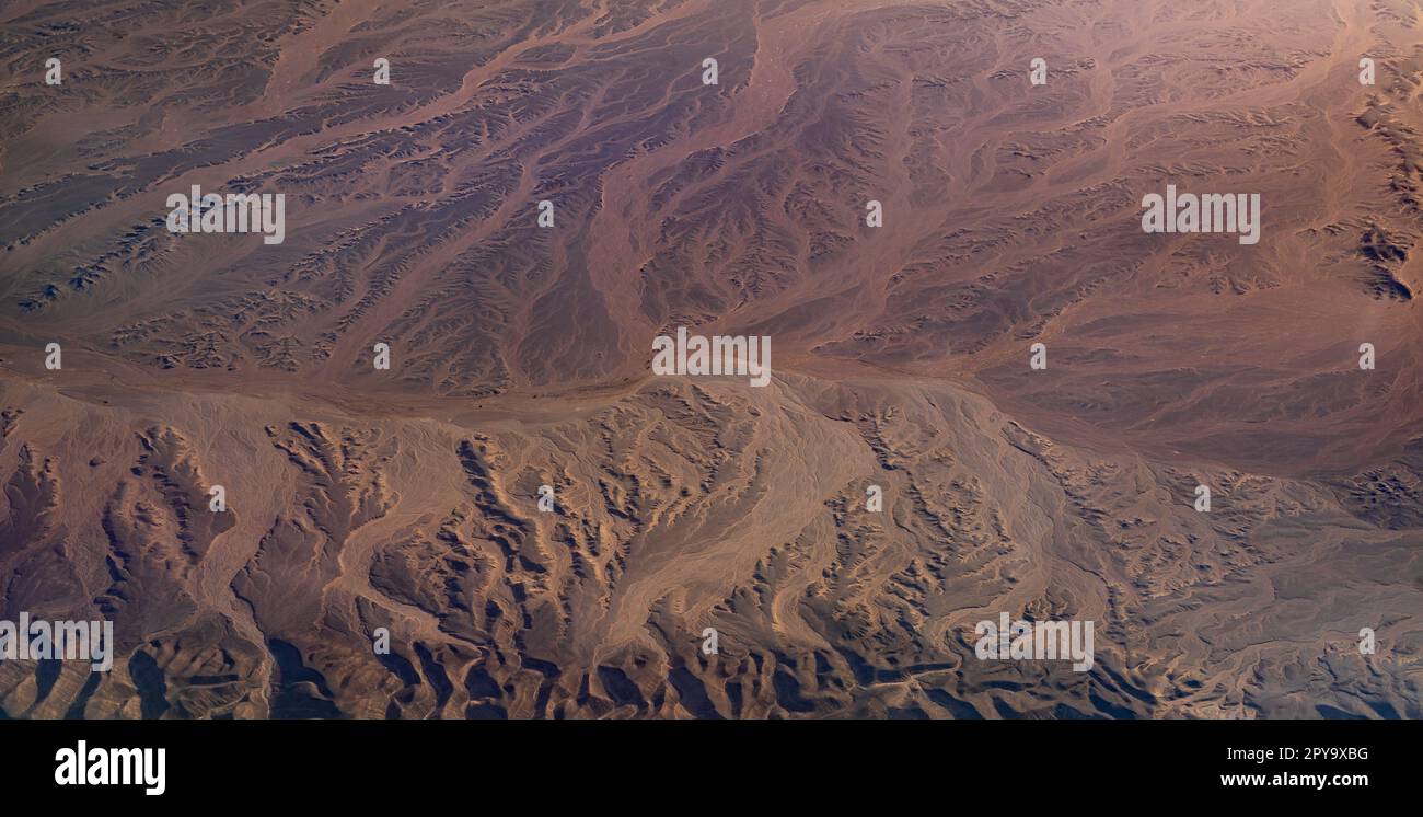 Veduta d'areale delle belle montagne nel deserto. Sahara orientale. Hurghada. Egitto. Foto Stock