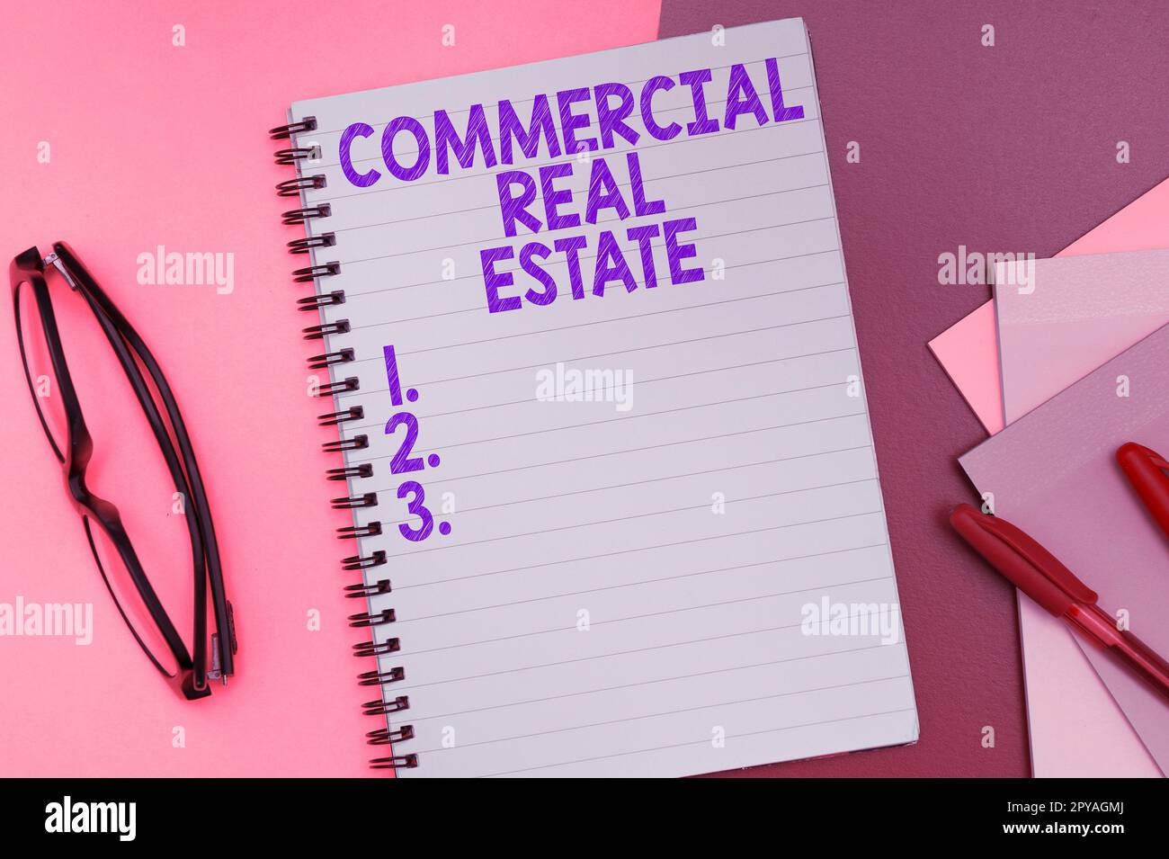 Visualizzazione concettuale del bene immobile commerciale. Concettuale foto reddito costruzione di proprietà o terreno per scopi commerciali Foto Stock