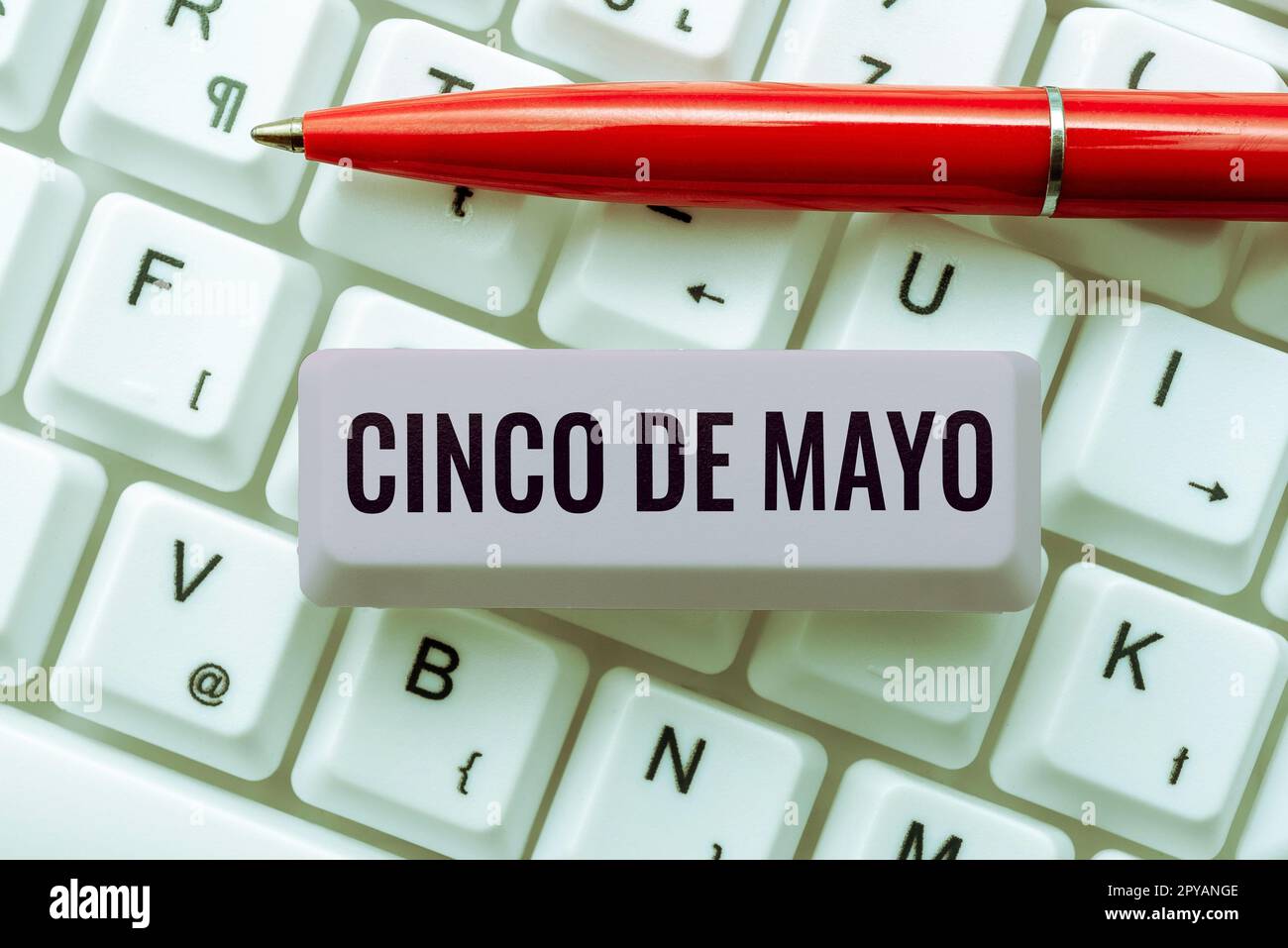 Scrittura a mano del testo Cinco De Mayo. Concetto che significa celebrazione messicana-americana che si tiene il 5 maggio Foto Stock